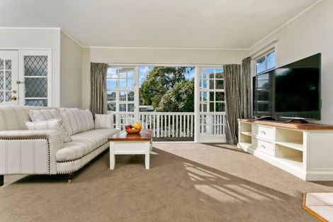 Photo of property in 54 Normanton Street, Glenfield, Auckland, 0629