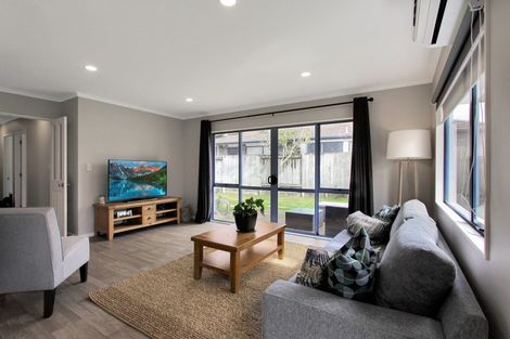 Photo of property in 17 Edward Payton Grove, Pukehangi, Rotorua, 3015