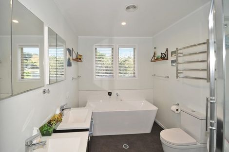 Photo of property in 57 Hauraki Road, Leigh, Warkworth, 0985