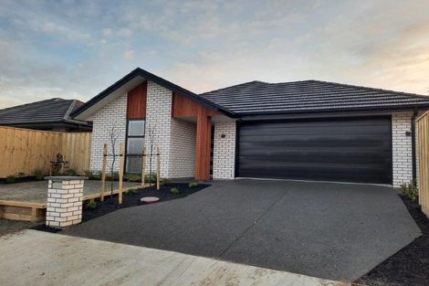 Photo of property in 32 Ellmers Street, Woodend, 7691