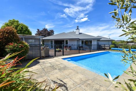 Photo of property in 5 Warrington Court, Carterton, 5713