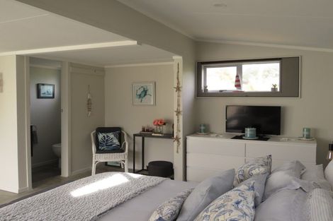 Photo of property in 7 Pukenui Drive, Mahia, 4198