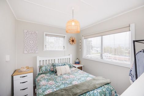 Photo of property in 7 Chaffey Street, Foxton Beach, Foxton, 4815