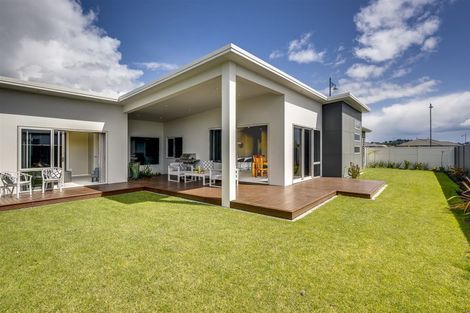 Photo of property in 88 Orotu Drive, Poraiti, Napier, 4112