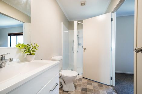 Photo of property in 57b Sabulite Road, Kelston, Auckland, 0602