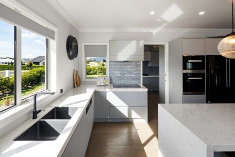 Photo of property in 19 Mike Smith Drive, Cambridge, 3434