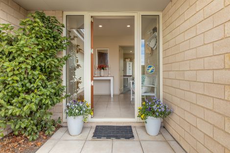 Photo of property in 10 Harrys Way, Redwood, Christchurch, 8051