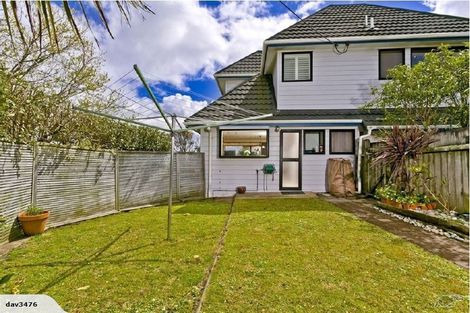 Photo of property in 1/2a Sunnynook Road, Sunnynook, Auckland, 0620