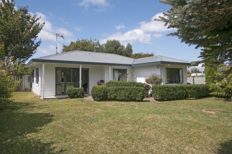 Photo of property in 4 Katterns Street, Katikati, 3129