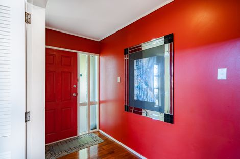 Photo of property in 212 Golf Road, Titirangi, Auckland, 0604