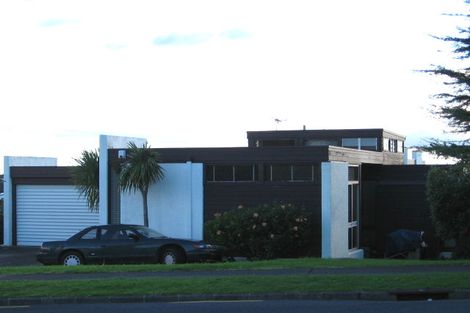 Photo of property in 81 Takutai Avenue, Half Moon Bay, Auckland, 2012