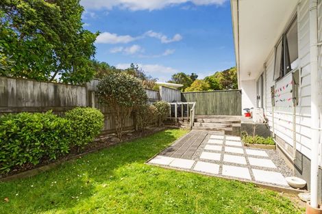 Photo of property in 169b Newlands Road, Newlands, Wellington, 6037