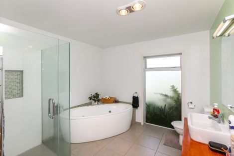 Photo of property in 192a Heta Road, Highlands Park, New Plymouth, 4312