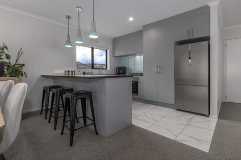 Photo of property in 28 Mooring Close, Whitby, Porirua, 5024