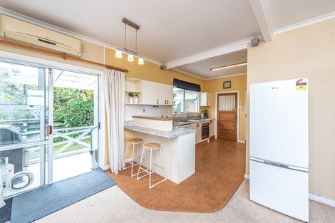 Photo of property in 6 Bristow Street, Saint Johns Hill, Whanganui, 4501