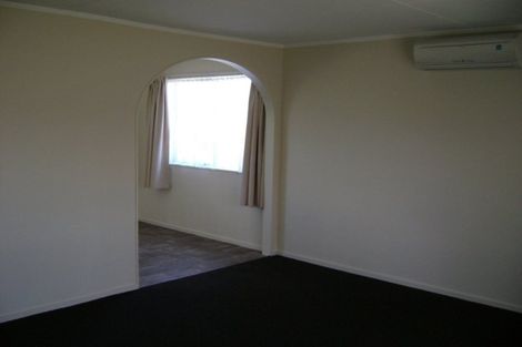 Photo of property in 98 Roberts Line, Kelvin Grove, Palmerston North, 4414