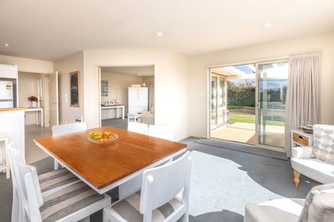 Photo of property in 10 Harrys Way, Redwood, Christchurch, 8051