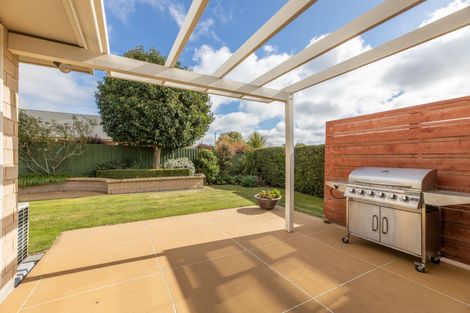 Photo of property in 10 Harrys Way, Redwood, Christchurch, 8051