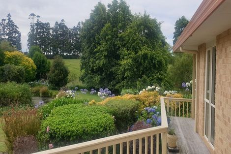 Photo of property in 21 Awaroa Stream Drive, Waiuku, 2123