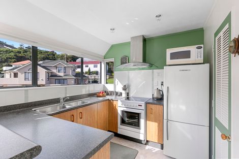 Photo of property in 9 Kapil Grove, Khandallah, Wellington, 6035