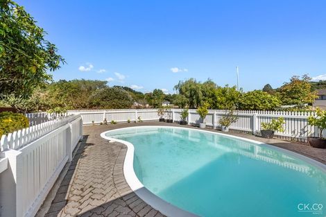 Photo of property in 127 Gemstone Drive, Birchville, Upper Hutt, 5018