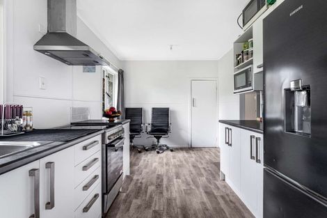 Photo of property in 12 Bittern Place, Henderson, Auckland, 0610