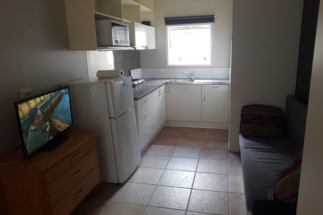 Photo of property in 46 Farquhar Road, Glendene, Auckland, 0602