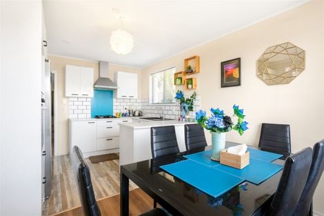 Photo of property in 2/11 Dalmatia Place, Henderson, Auckland, 0612