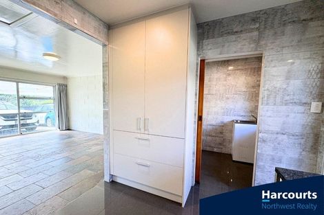 Photo of property in 1/48 View Road, Henderson, Auckland, 0612