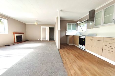 Photo of property in 21 Ranui Station Road, Ranui, Auckland, 0612