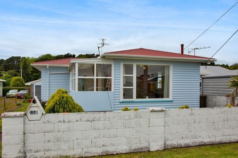 Photo of property in 52a Blake Street, Waitara, 4320