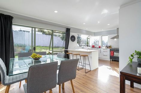 Photo of property in 2/251 Pakuranga Road, Pakuranga, Auckland, 2010