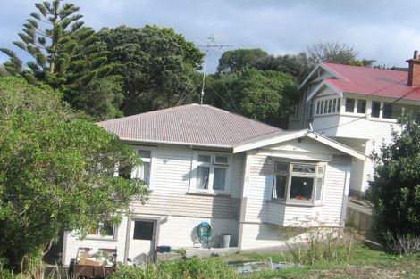 Photo of property in 114 Maupuia Road, Maupuia, Wellington, 6022