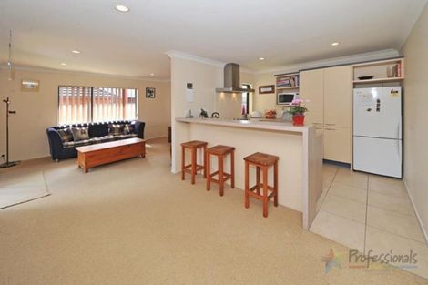 Photo of property in 10 Belfry Place, Wattle Downs, Auckland, 2103