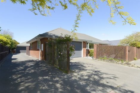 Photo of property in 1/64 Apsley Drive, Avonhead, Christchurch, 8042