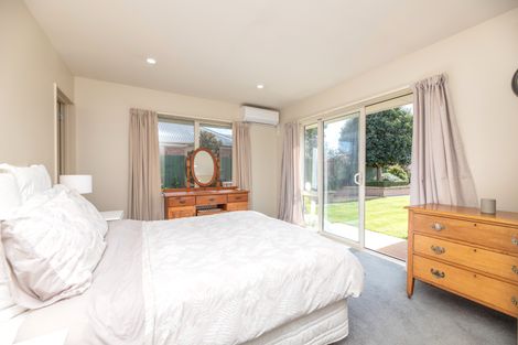 Photo of property in 10 Harrys Way, Redwood, Christchurch, 8051