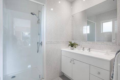 Photo of property in 11 Northgrove Avenue, Hillcrest, Auckland, 0627