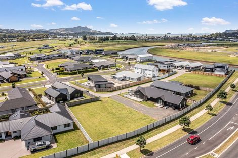 Photo of property in 2 Norma Way, Whitianga, 3510