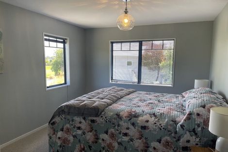 Photo of property in 16 Beach Crescent, Waikuku Beach, 7473