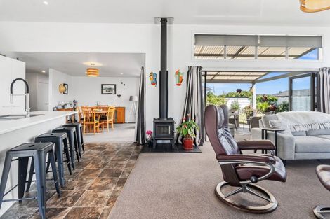 Photo of property in 22 Sando Way, One Tree Point, 0118