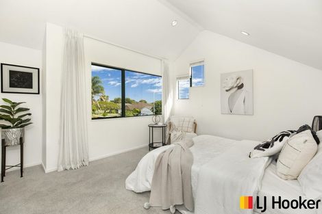 Photo of property in 82 Glenross Drive, Wattle Downs, Auckland, 2103