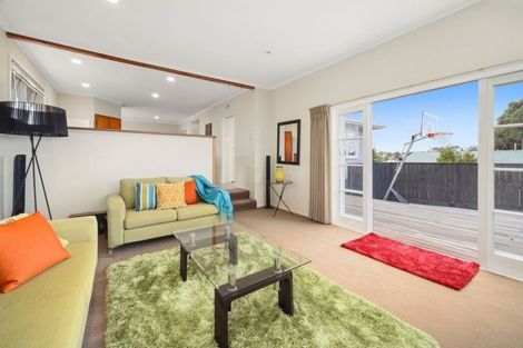 Photo of property in 1/8 Arrow Road, Forrest Hill, Auckland, 0620