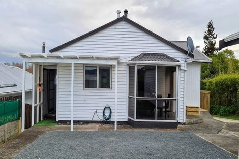 Photo of property in 28 Bickerstaffe Road, Maungaturoto, 0520