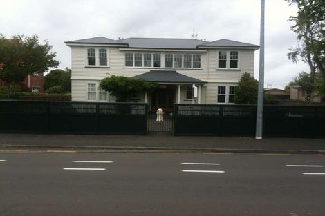 Photo of property in Casa Apartments, 160 Fitzherbert Avenue, West End, Palmerston North, 4410