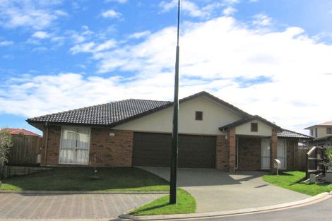 Photo of property in 8 Bowmore Close, Flat Bush, Auckland, 2016