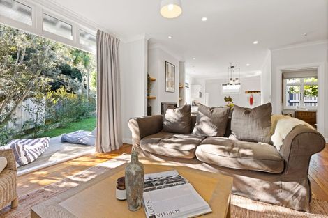 Photo of property in 101 Milton Road, Bluff Hill, Napier, 4110