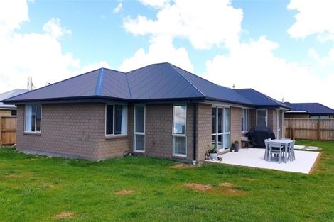 Photo of property in 15 Cressy Place, Darfield, 7510