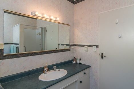 Photo of property in 211 Te Moana Road, Waikanae, 5036