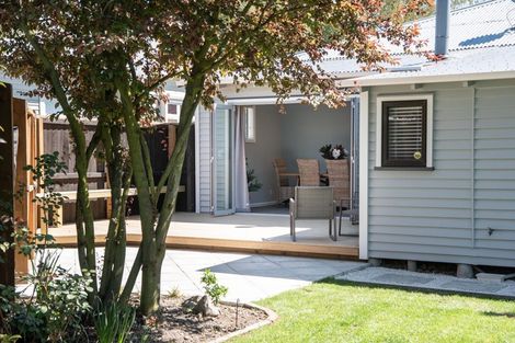 Photo of property in 128 Somerfield Street, Somerfield, Christchurch, 8024