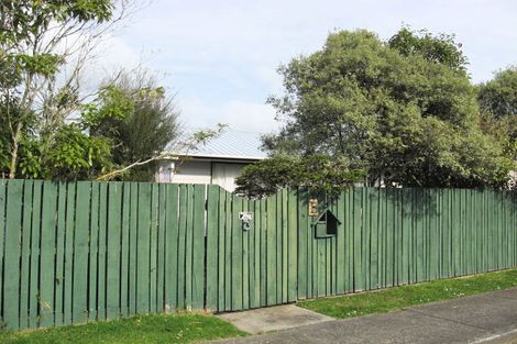Photo of property in 5 Atarau Grove, Paraparaumu, 5032